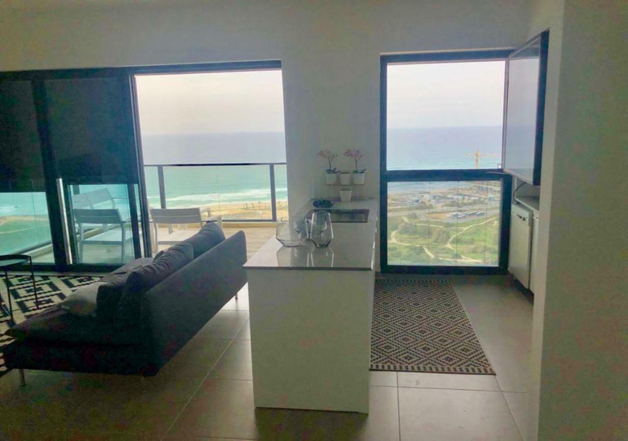 Oַ&O Group- Luxury Apt Tower Best Sea View בת ים מראה חיצוני תמונה
