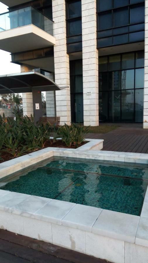 Oַ&O Group- Luxury Apt Tower Best Sea View בת ים מראה חיצוני תמונה